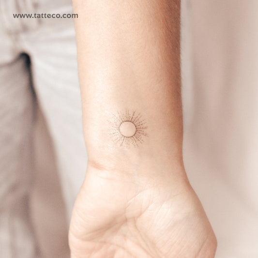 Tatuaje semipermanente Fine Line Shining Sun (juego de 2)