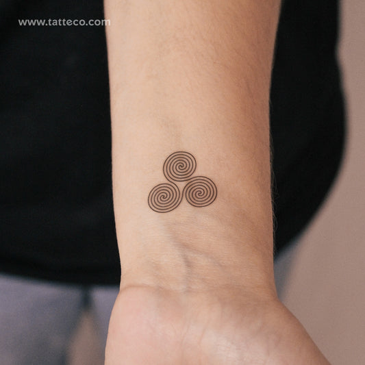 Tatuaje semipermanente Triskelion - Símbolo de triple espiral - Juego de 2