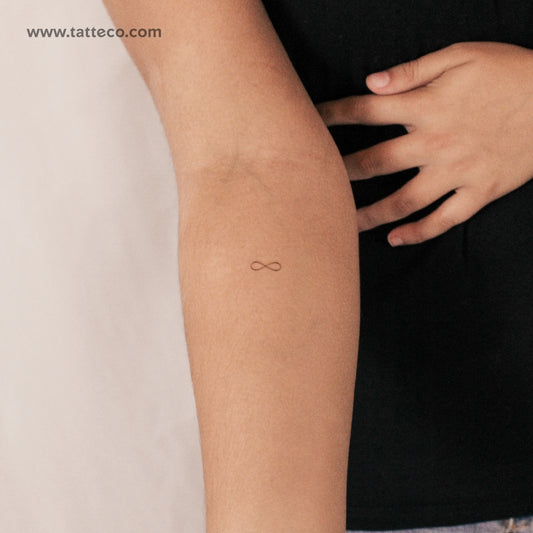 Tatuaje semipermanente pequeño del símbolo del infinito (juego de 2)