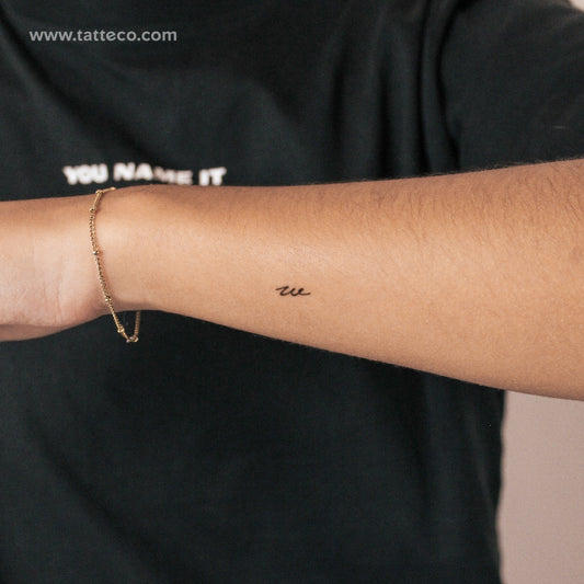 Tatuaje semipermanente escrito a mano W - Juego de 2