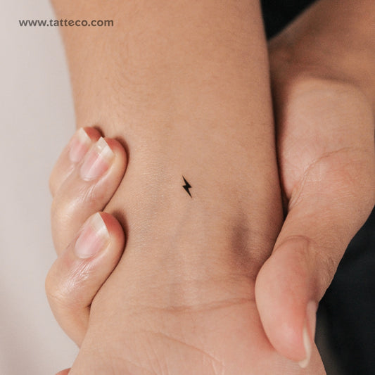 Tatuaje semipermanente de rayo negro pequeño (juego de 2)