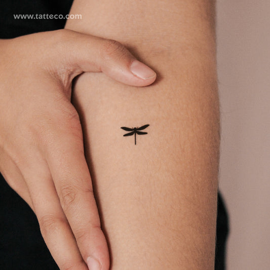 Tatuaje semipermanente de libélula pequeña (juego de 2)