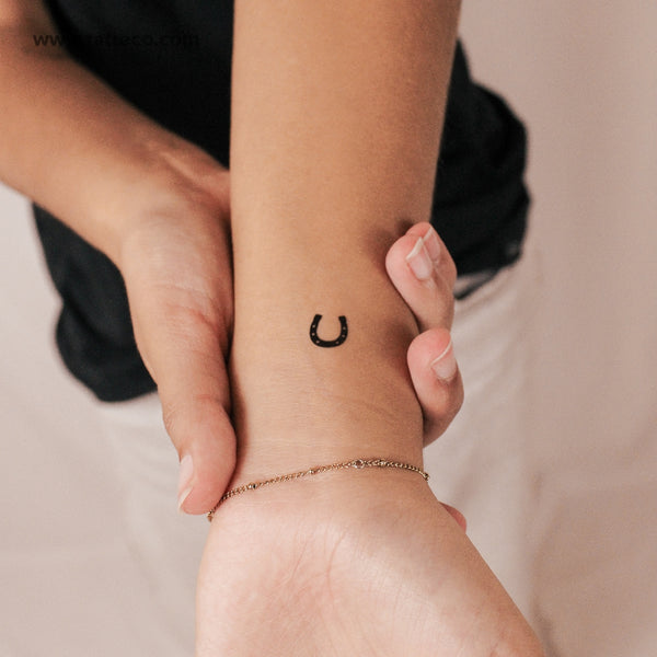 Tiny Horseshoe Semi-Permanent Tattoo - Set of 2