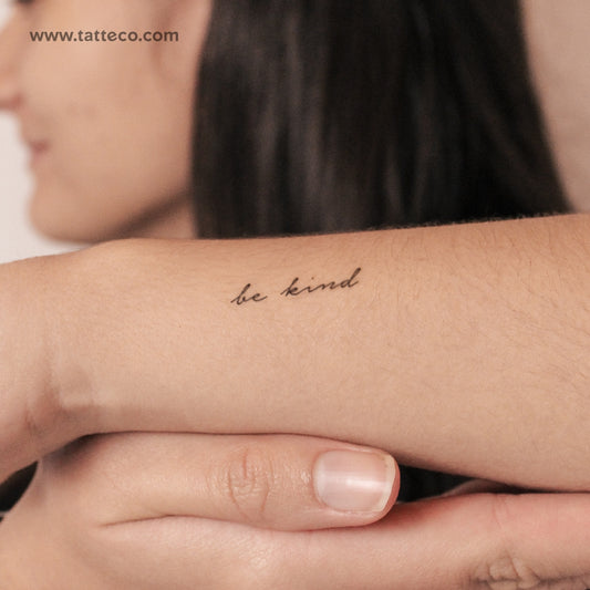 Tatuaje semipermanente "Be Kind" - Juego de 2