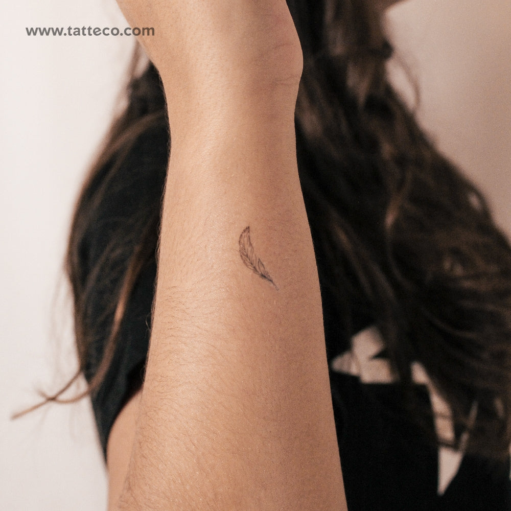 Little Feather Semi-Permanent Tattoo - Set of 2
