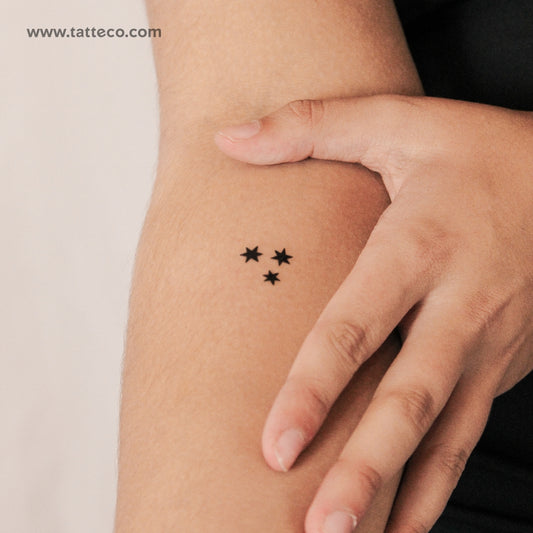 Tatuaje semipermanente de tres estrellas (juego de 2)