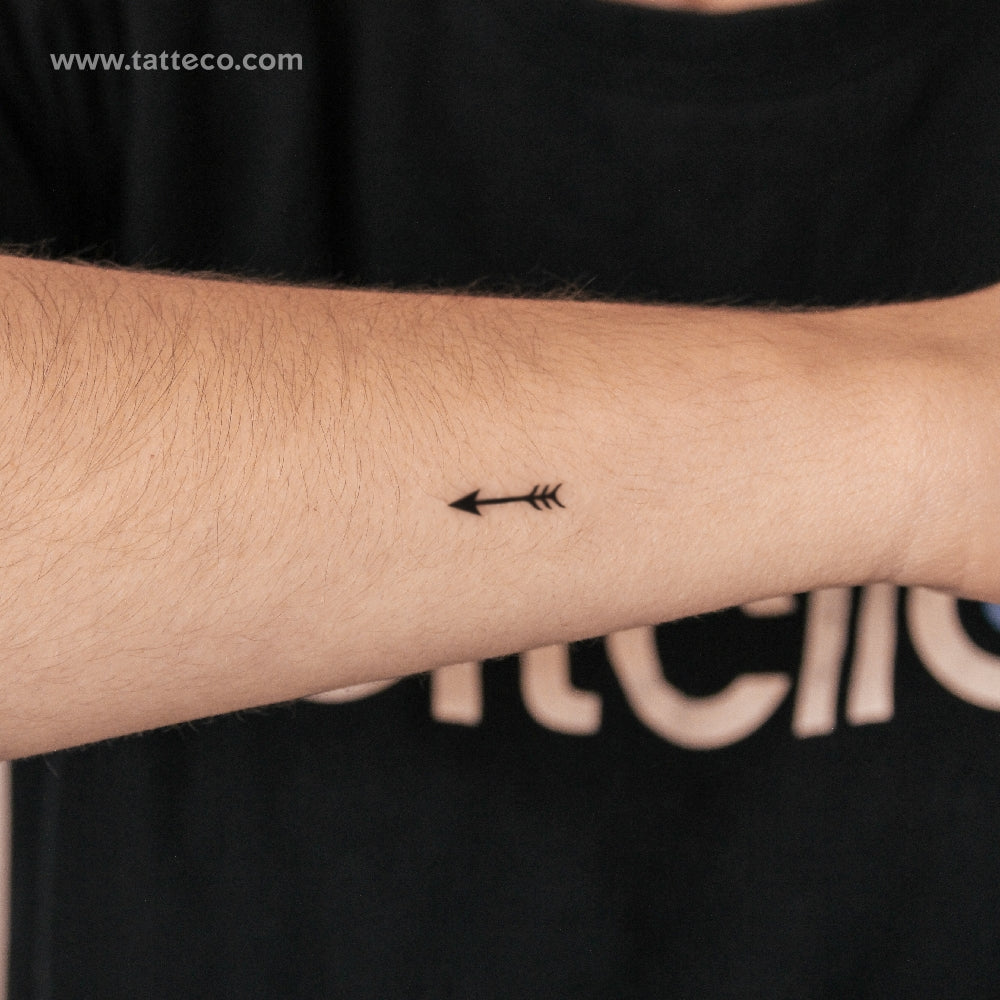 Tatuaje semipermanente de flecha pequeña (juego de 2)