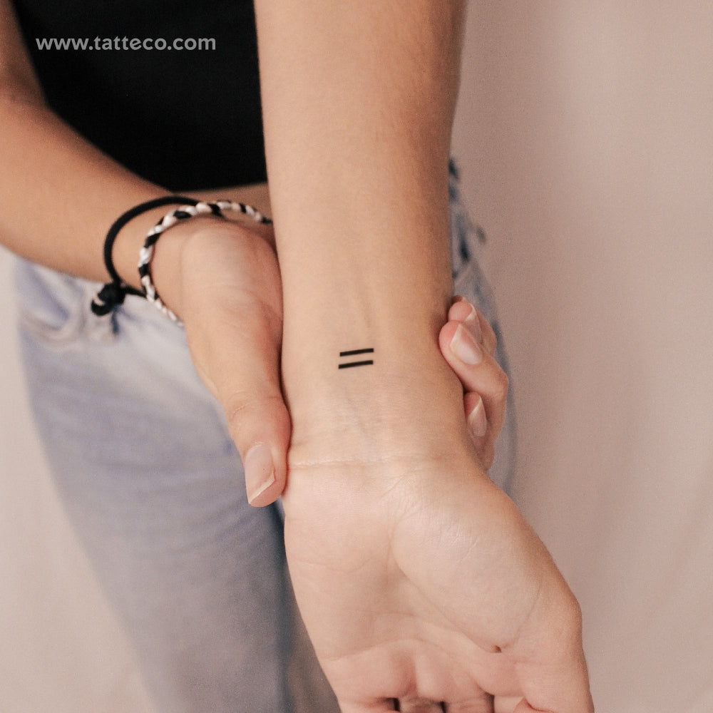 Tatuaje semipermanente de signo igual - Juego de 2
