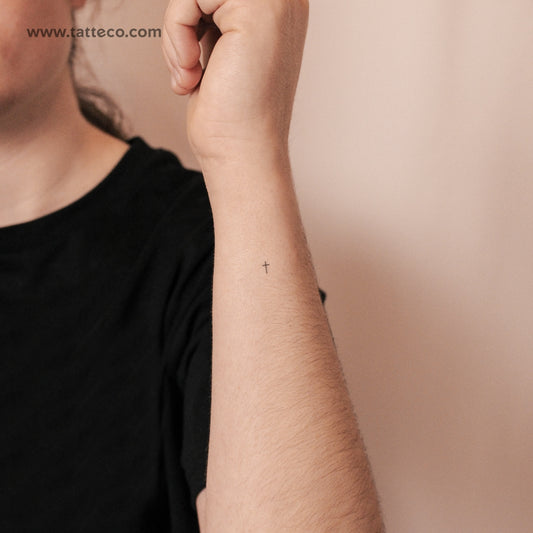 Tatuaje temporal de cruz minimalista diminuta (2 semanas) - Juego de 2