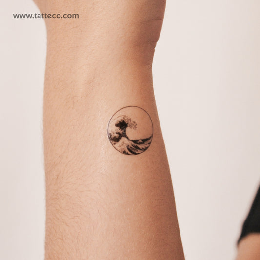 Tatuaje semipermanente circular «La gran ola de Kanagawa» (juego de 2)