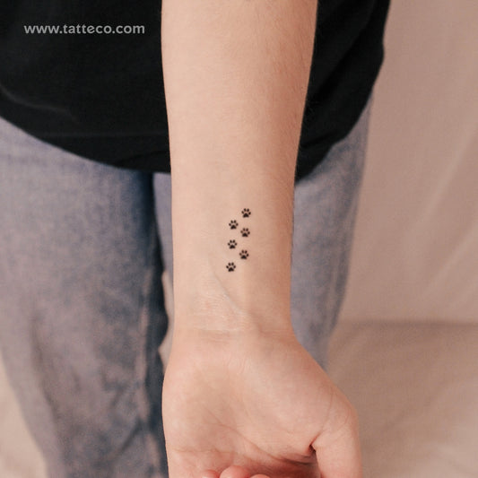 Tatuaje semipermanente de seis pequeñas huellas de patas (juego de 2)