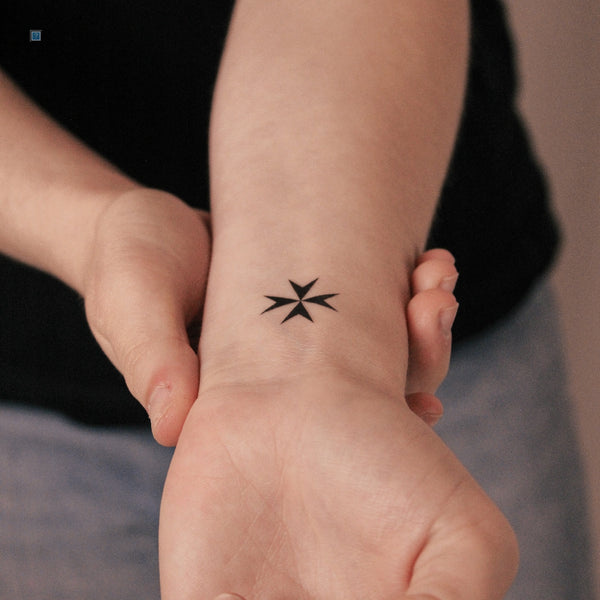 Tatuaje semipermanente de cruz de Malta (juego de 2)