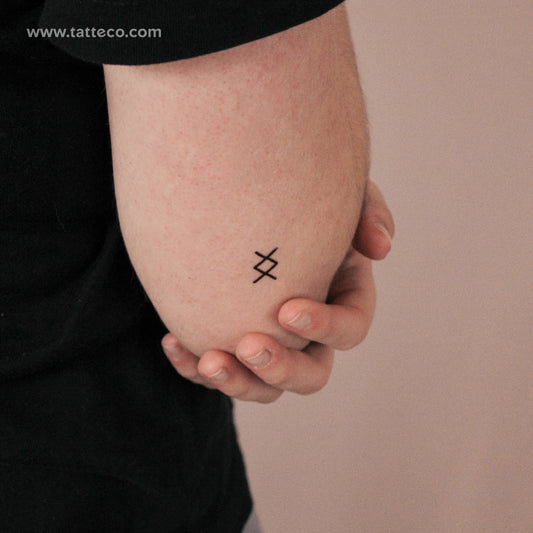 Tatuaje semipermanente de letra E manuscrita (juego de 2)