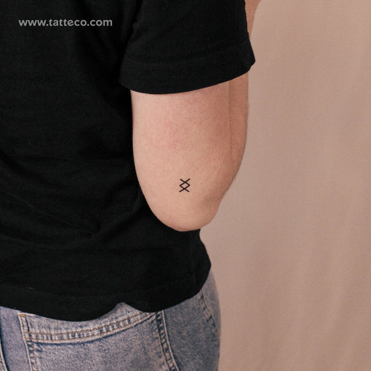 Tatuaje semipermanente de letra E manuscrita (juego de 2)