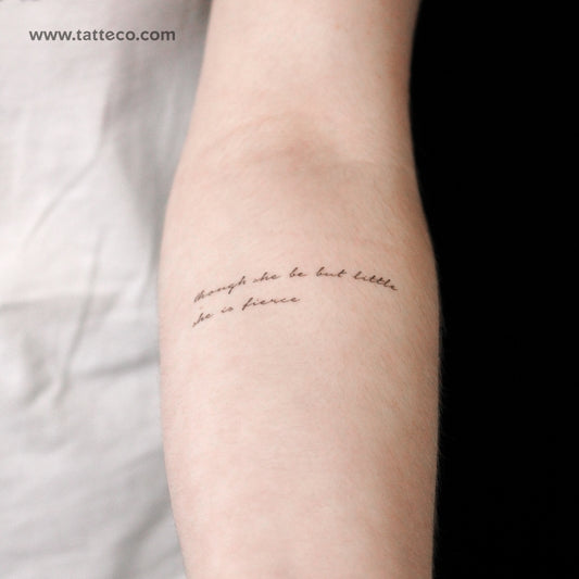 Aunque sea pequeña, es feroz. Tatuaje temporal (juego de 3).