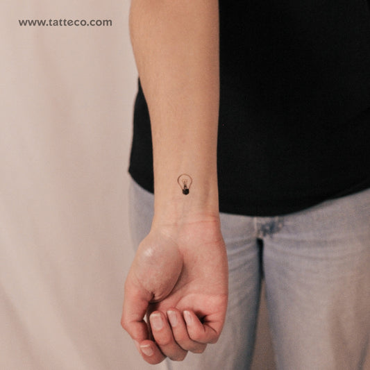 Tatuaje semipermanente de bombilla - Juego de 2