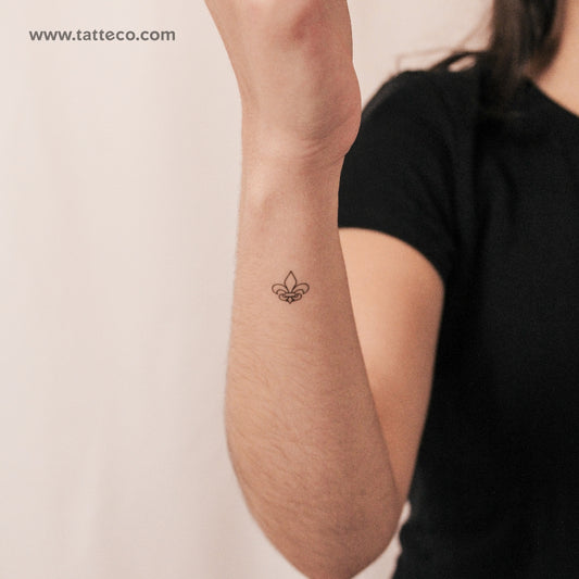 Fleur De Lis Semi-Permanent Tattoo - Set of 2