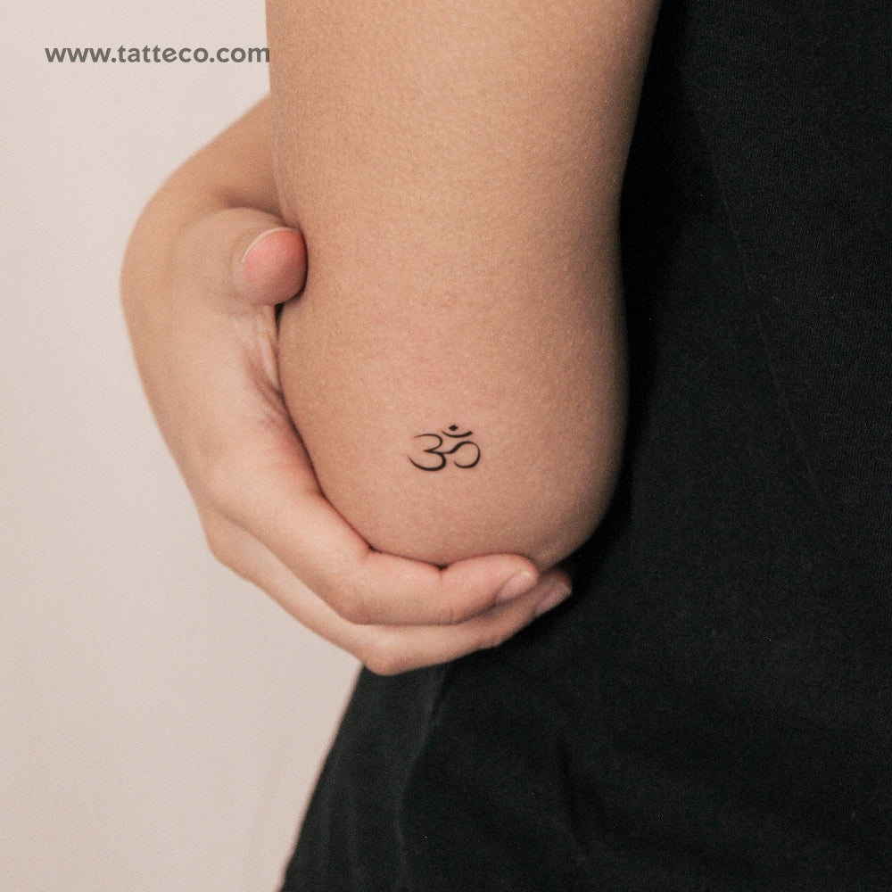 Fine Line Om Semi-Permanent Tattoo - Set of 2