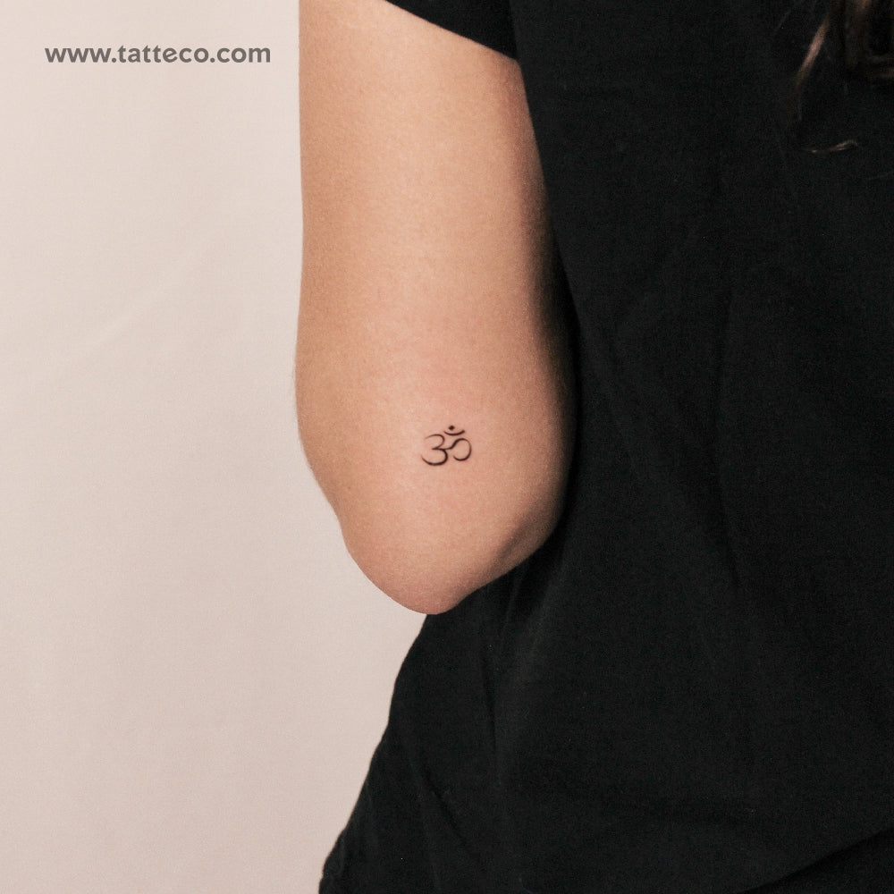 Fine Line Om Semi-Permanent Tattoo - Set of 2