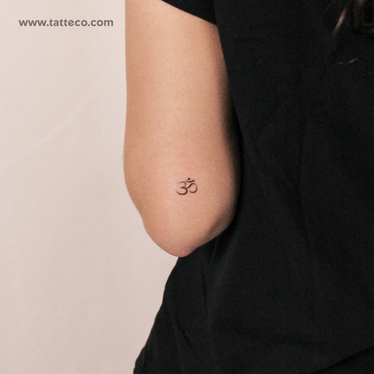 Tatuaje semipermanente Fine Line Om - Juego de 2