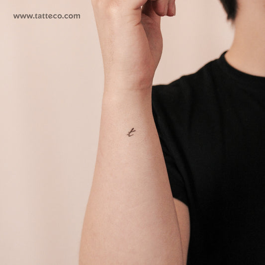Tatuaje semipermanente de letra T manuscrita (juego de 2)
