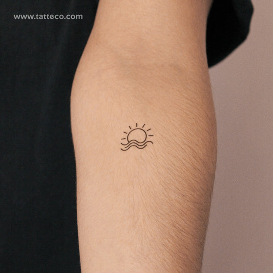 Tatuaje semipermanente minimalista de atardecer en el mar (juego de 2)