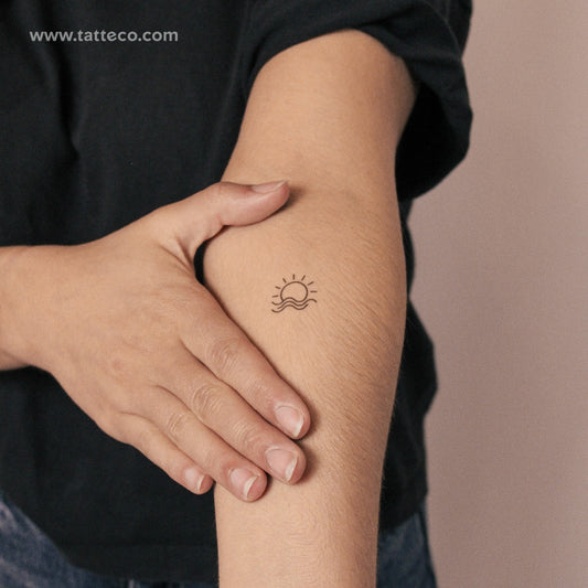 Tatuaje semipermanente minimalista de atardecer en el mar (juego de 2)