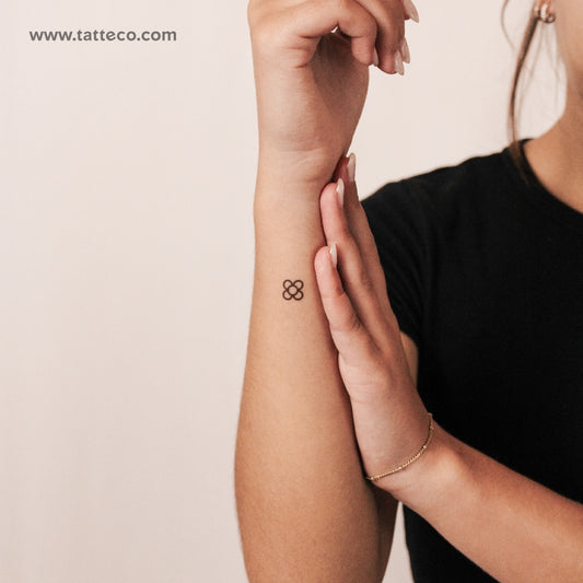 Tatuaje semipermanente de la pequeña flor de Barcelona (juego de 2)