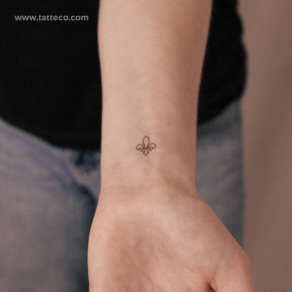 Tatuaje semipermanente de flor de lis de Nueva Orleans de línea fina (juego de 2)
