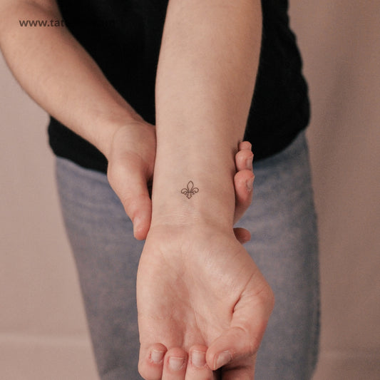 Tatuaje semipermanente de flor de lis de Nueva Orleans de línea fina (juego de 2)
