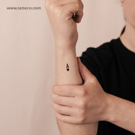 Tatuaje semipermanente pequeño de as de corazones (juego de 2)