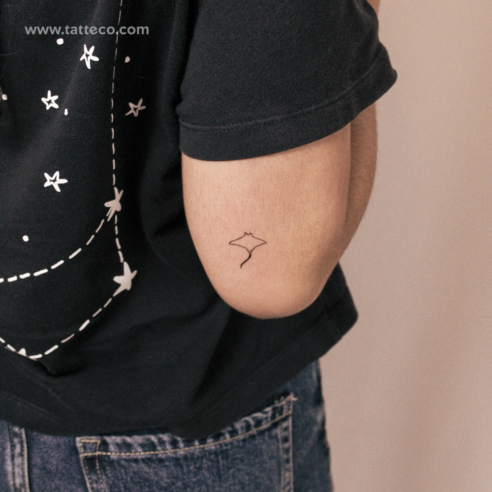 Minimalist Manta Ray Semi-Permanent Tattoo - Set of 2