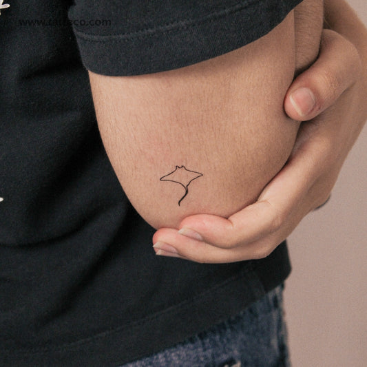 Tatuaje semipermanente minimalista de manta raya (juego de 2)