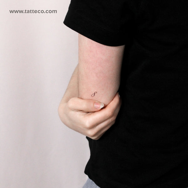 Tatuaje temporal con letra S cursiva (juego de 3)