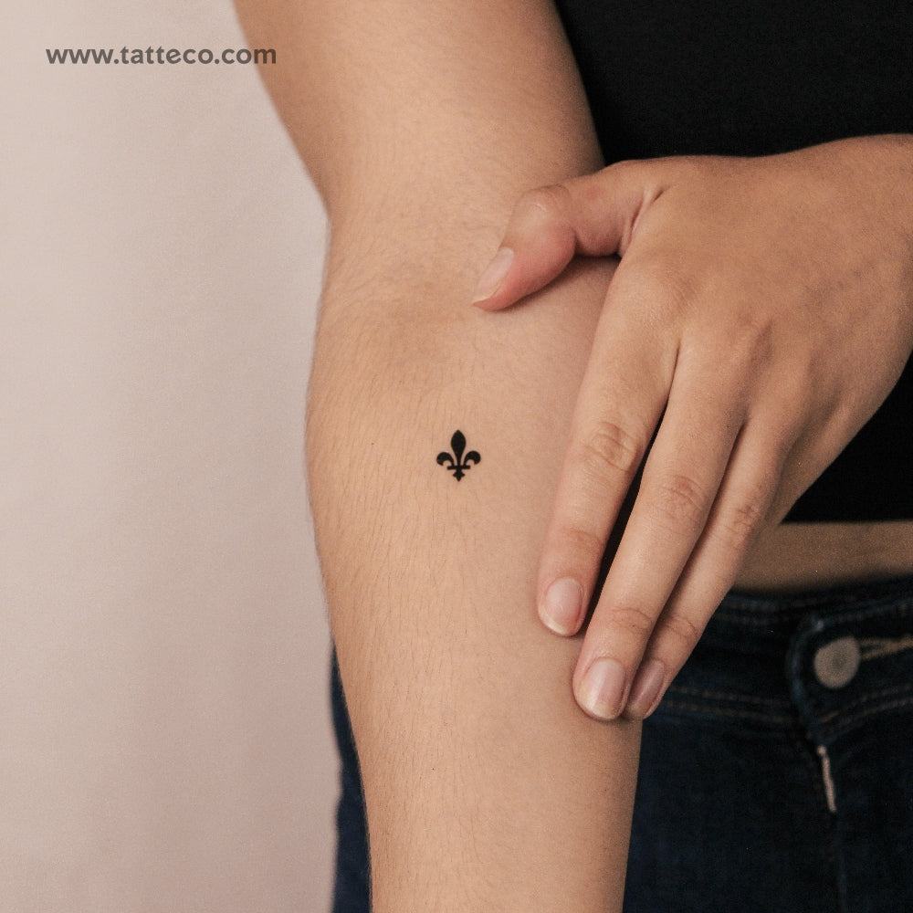 Tatuaje semipermanente de flor de lis de Nueva Orleans (juego de 2)