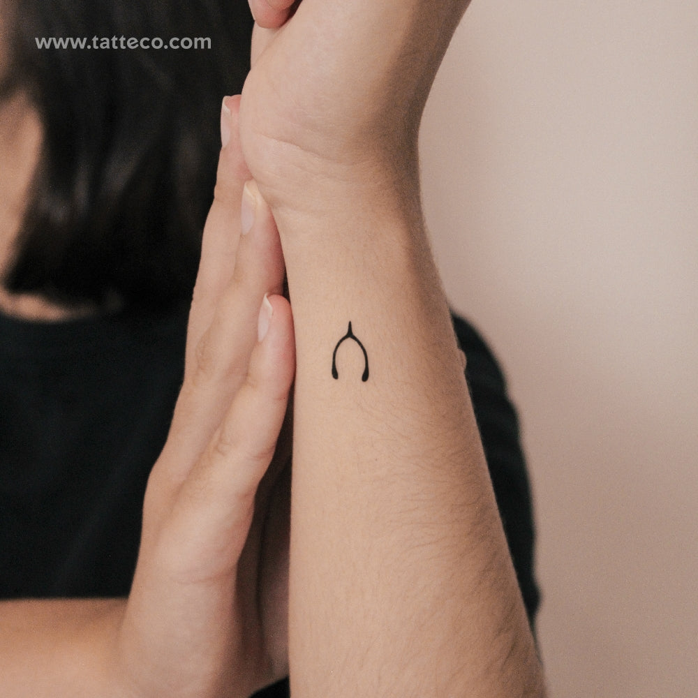 Tatuaje semipermanente de hueso de la suerte pequeño (juego de 2)