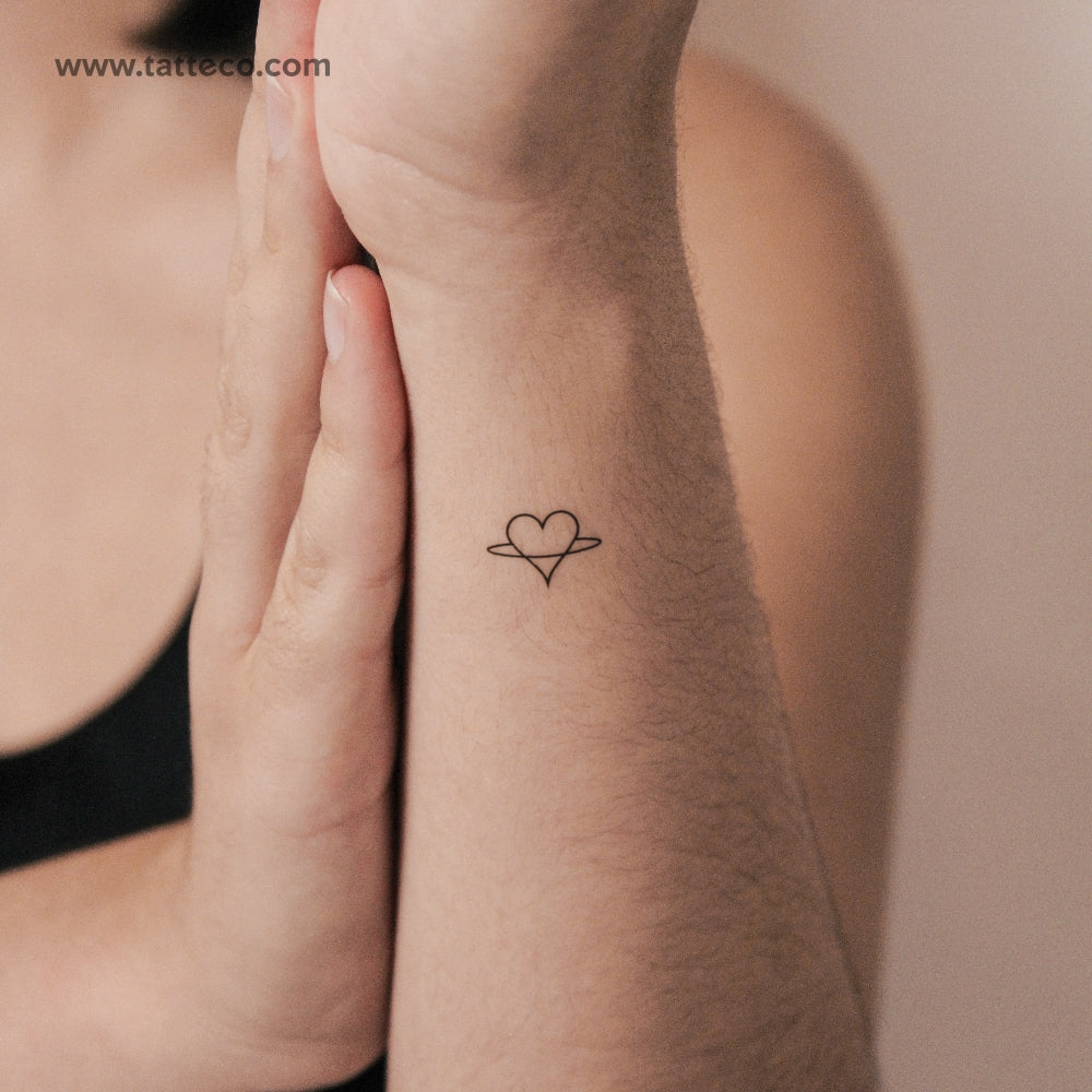 Tatuaje semipermanente de Saturno en forma de corazón - Juego de 2