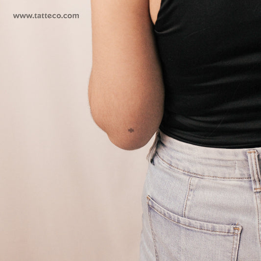 Tatuaje semipermanente de pequeño nudo infinito (juego de 2)