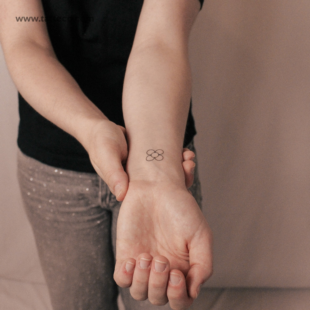 Fine Line Flower Of Barcelona Semi-Permanent Tattoo - Set of 2