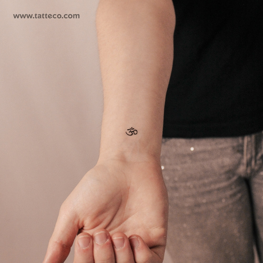 Tiny Om Semi-Permanent Tattoo - Set of 2