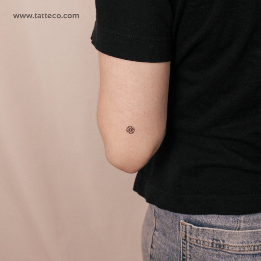 Minimalist Daisy Semi-Permanent Tattoo - Set of 2