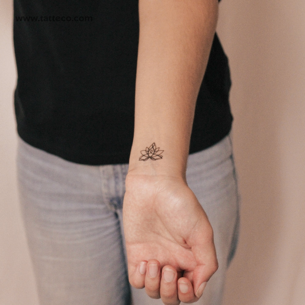 Small Motherhood Lotus Semi-Permanent Tattoo - Set of 2