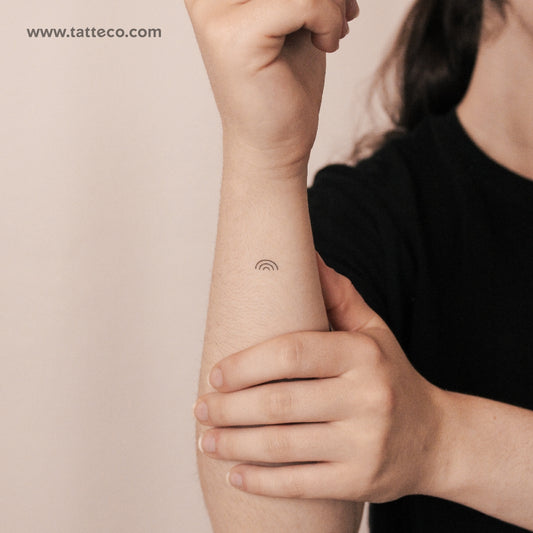 Tatuaje semipermanente minimalista de arcoíris (juego de 2)