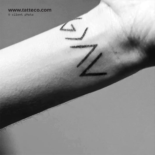 Tatuaje semipermanente con el símbolo "Dios es más grande que mis altibajos" (juego de 2)