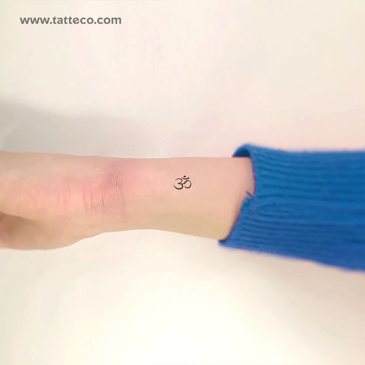 Tatuaje temporal Fine Line Om - Juego de 3