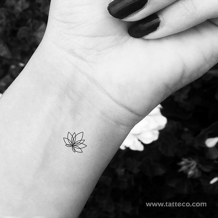 Tatuaje temporal minimalista de flor de loto (juego de 3)